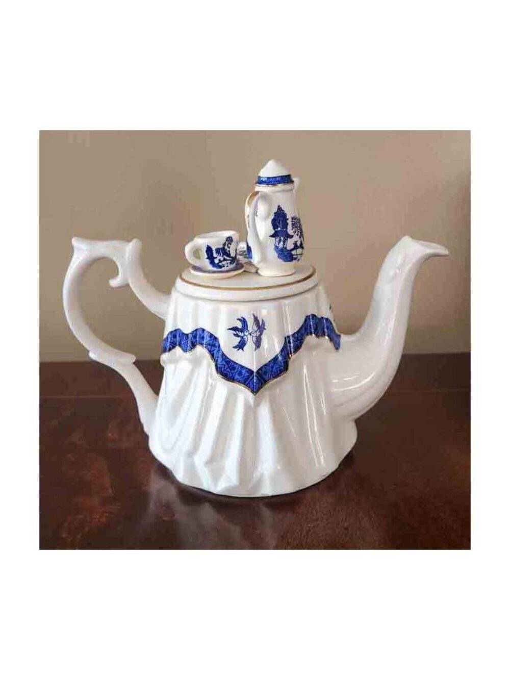 VTG Small CARDEW England Blue Willow Porcelain Teapot 6.25 X 8 X 4.25